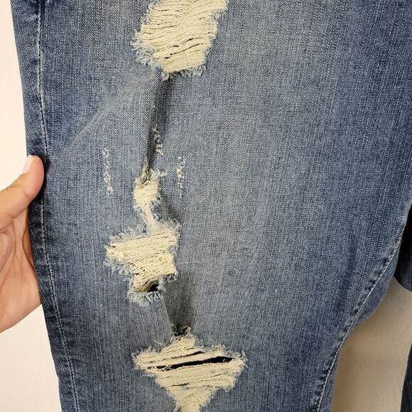 Torrid destroyed cropped skinny jeans - Picture 6 of 7